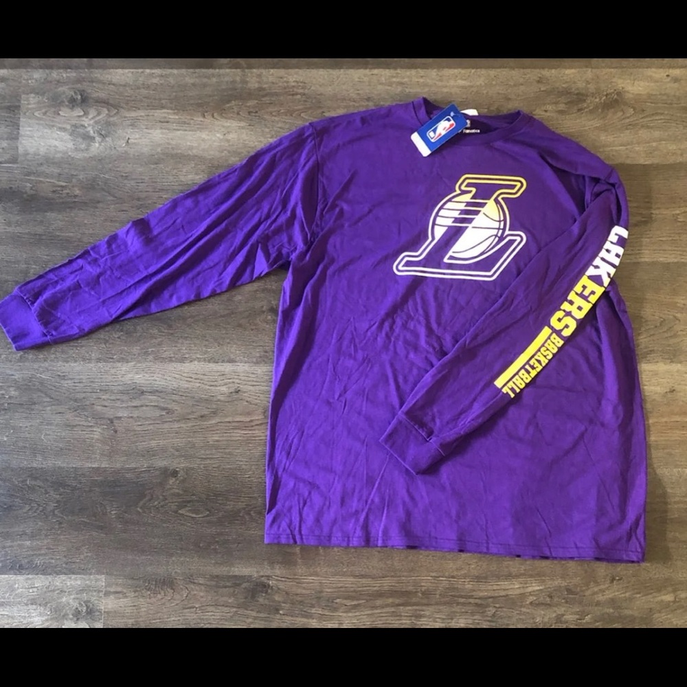 BNWT Los Angeles Lakers T-shirt